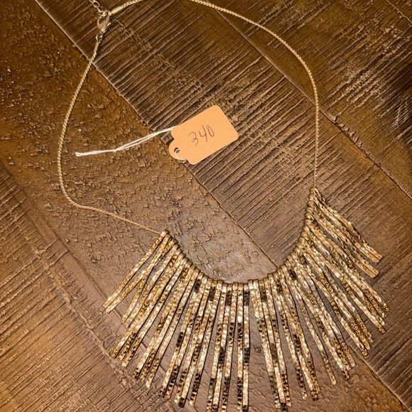 Jewelry - Elegant Necklace